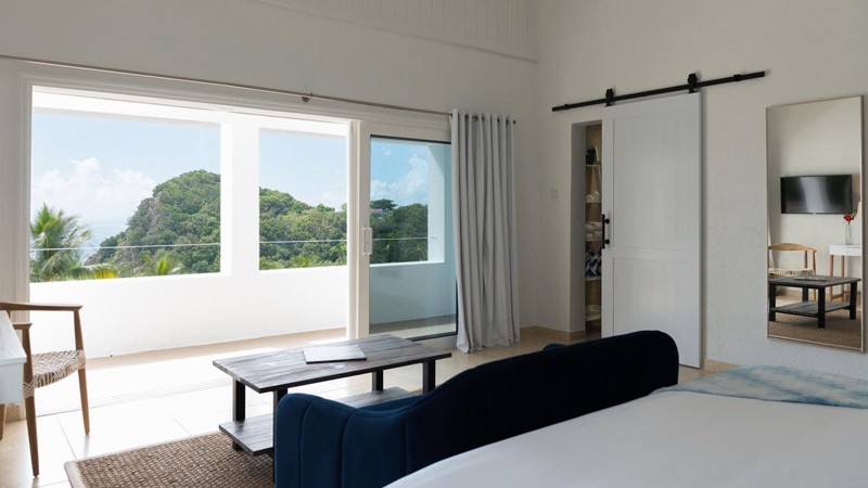 Captain-Suites-2-1