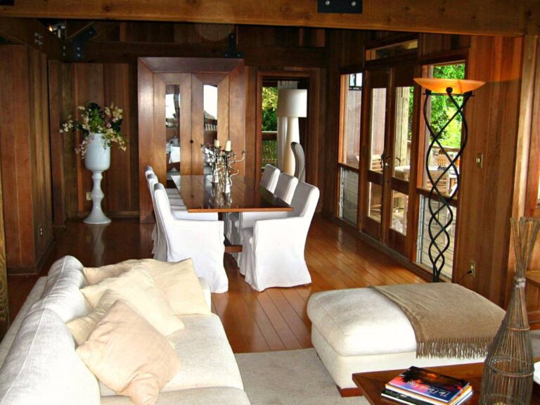 Haiku Dinning Room Horizontal 3 doors out July 18 2014 2 768x576