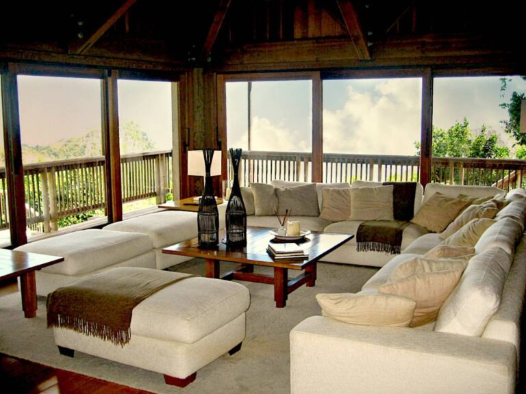 Haiku Living Rm Corner View 2 Nov 2016 768x576