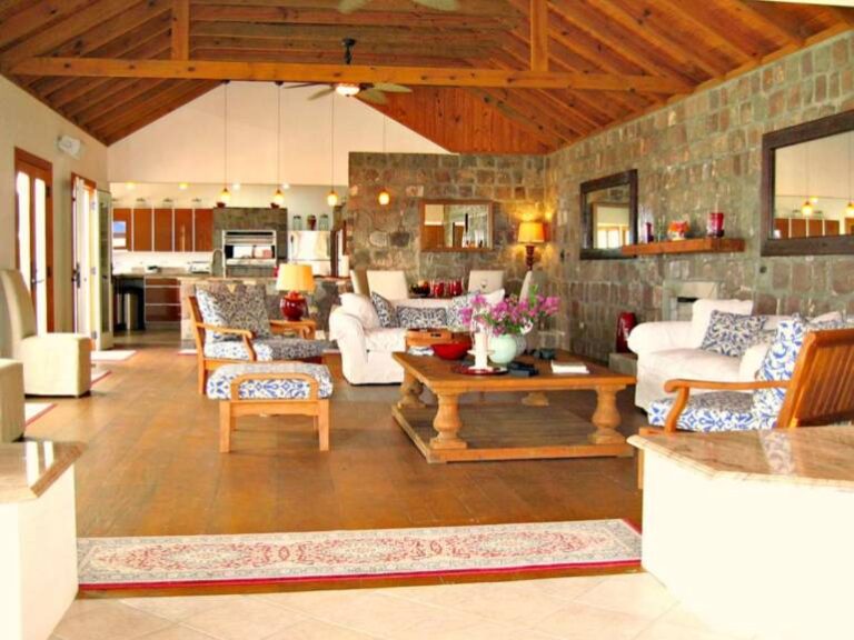 Champagne Cottage Center living rm to kitchen 2 770x577 1 768x576