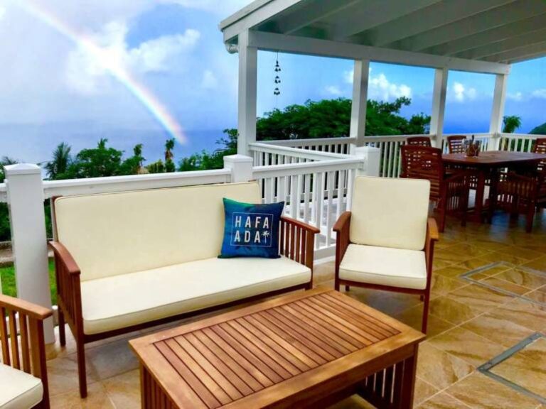 Cloudbreak Villa outside front deck rainbow use 2 770x578 1 768x576