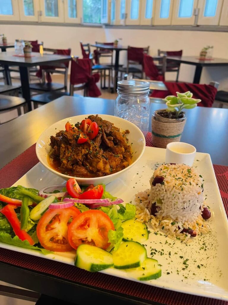 FB IMG 1660071493532 768x1024