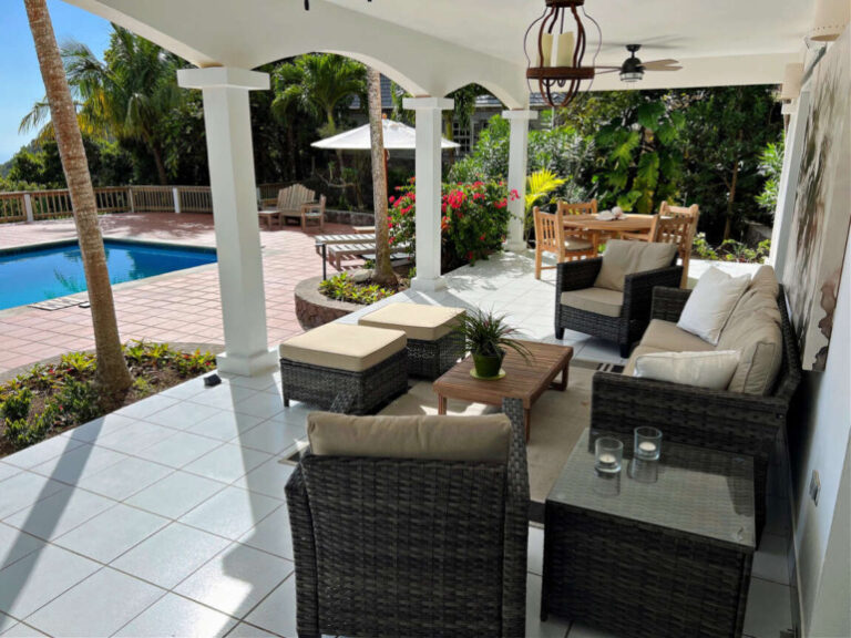 Harmony House Seating to round table right use 770x578 1 1 768x576